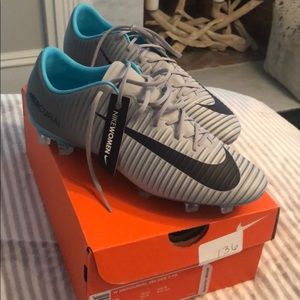 Nike Women’s Cleats Size 9